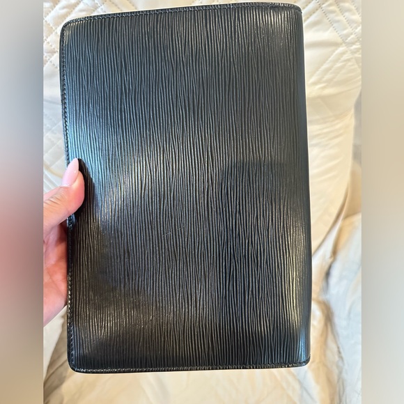 Louis Vuitton Black Epi Women's Bag with Gold Accents Unbranded Chain - Picture 3 of 11